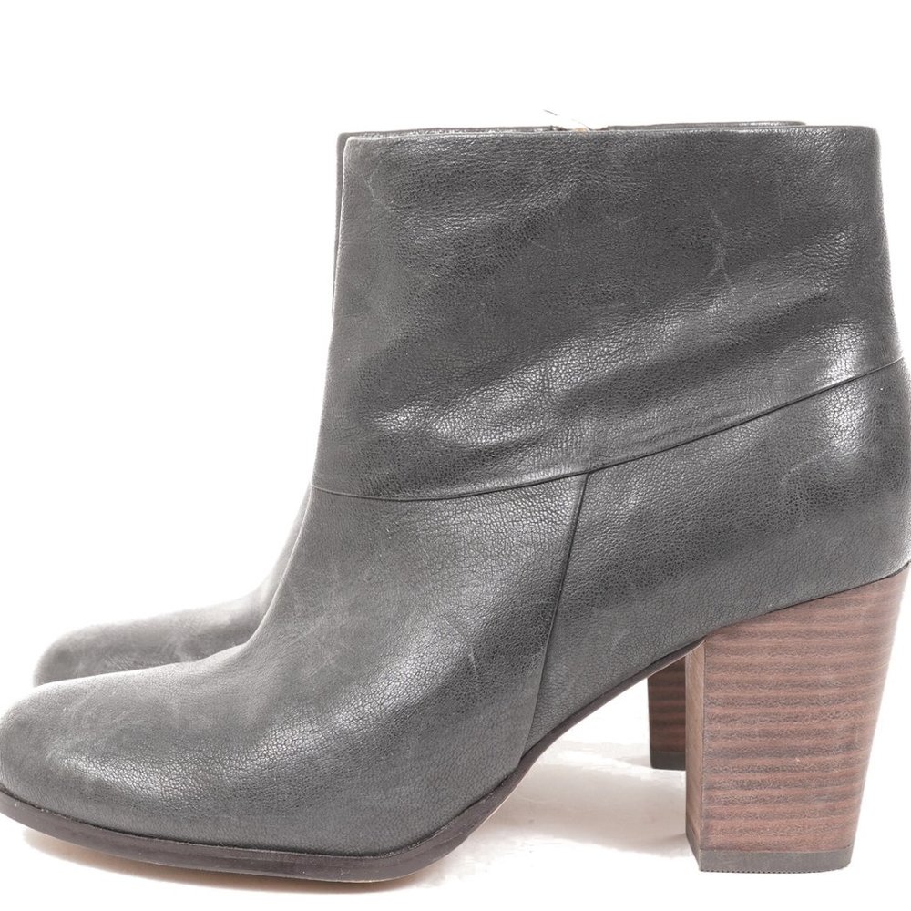 COLE HAAN TUMBLED BLACK LEATHER SIDE ZIP BOOTIES